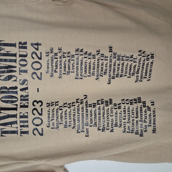 Taylor Swift Eras Tour 2023-2024 Beige Graphic Tee Size Medium - Picture 3 of 5